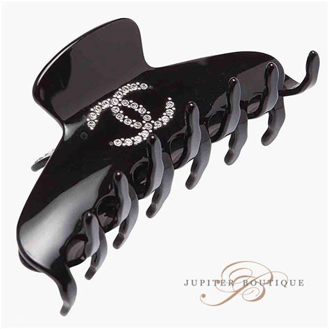 chanel hair claw clip.